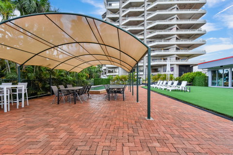 Vitina Studio Motel - Kawana Tourism 7