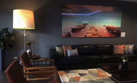 H on Smith Hotel - Kawana Tourism 2