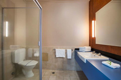 Burvale Hotel - Kawana Tourism 2