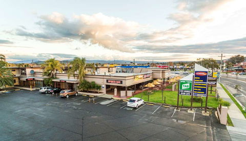 Boomerang Hotel - Kawana Tourism 1