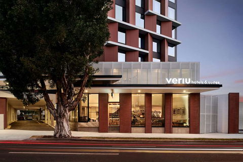 Veriu Green Square - Kawana Tourism 0