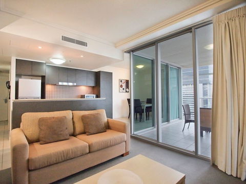 Oaks Casino Towers - Kawana Tourism 2
