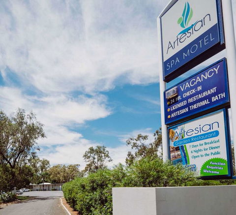 Artesian Spa Motor Inn - Kawana Tourism 0