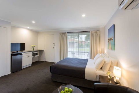 Best Western Colonial Village Motel - Kawana Tourism 2