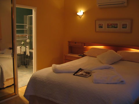 Villa Della Rosa B&B - Kawana Tourism 1