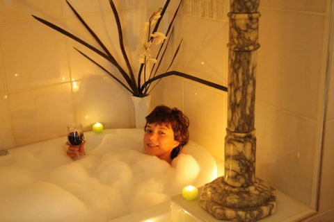 Villa Della Rosa B&B - Kawana Tourism 3