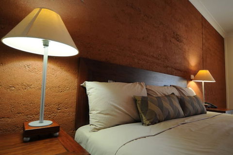 Gidgee Inn - Kawana Tourism 2