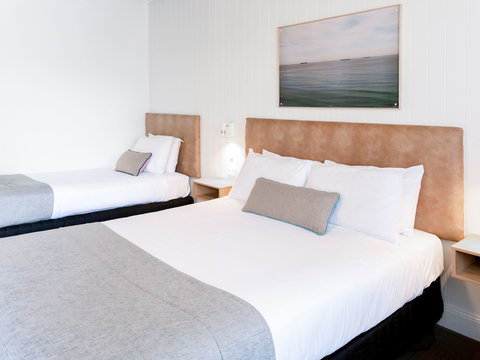 Mercure Charlestown - Kawana Tourism 8