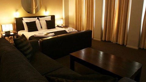 The Clarendon Hotel - Kawana Tourism 1