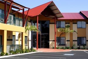 Warners at the Bay Motel - Kawana Tourism 0