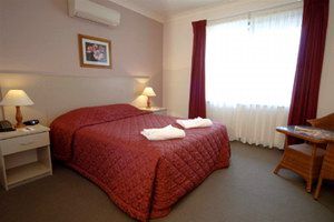 Warners at the Bay Motel - Kawana Tourism 2