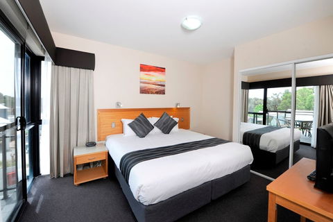 Assured Ascot Quays Apartment Hotel - Kawana Tourism 2
