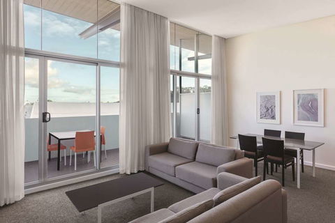 Adina Apartment Hotel Perth - Kawana Tourism 7