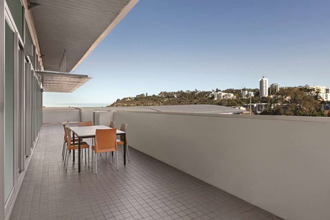 Adina Apartment Hotel Perth - Kawana Tourism 8
