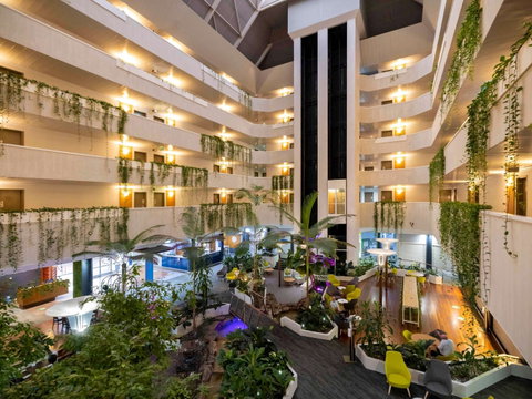 Novotel Darwin Atrium - Kawana Tourism 2
