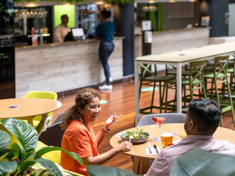 Novotel Darwin Atrium - Kawana Tourism 13