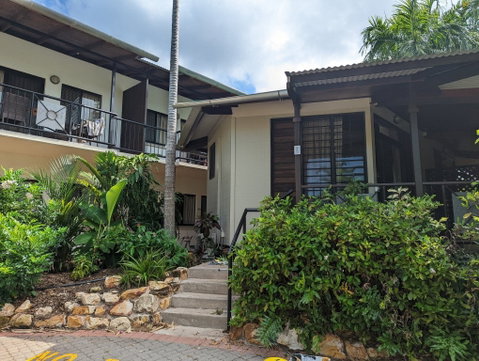 Palms City Resort - Kawana Tourism 0