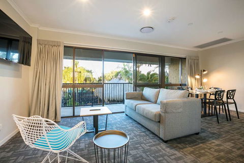 Kawana Waters Hotel By NightCap - Kawana Tourism 5