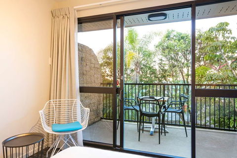 Kawana Waters Hotel By NightCap - Kawana Tourism 6