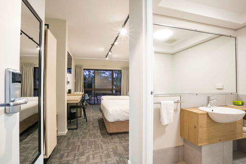 Kawana Waters Hotel By NightCap - Kawana Tourism 7