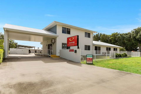 Econo Lodge Beachside - Kawana Tourism 2