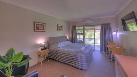Jacaranda Motor Lodge - Kawana Tourism 1