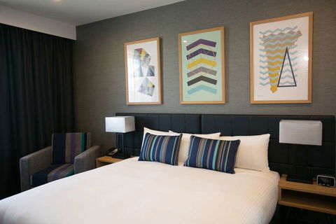 Alpha Hotel Eastern Creek - Kawana Tourism 8