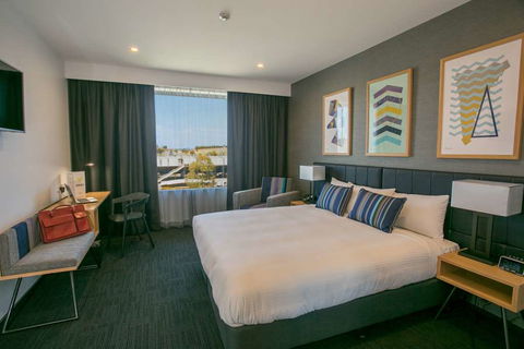 Alpha Hotel Eastern Creek - Kawana Tourism 9