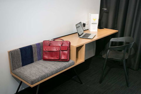 Alpha Hotel Eastern Creek - Kawana Tourism 10