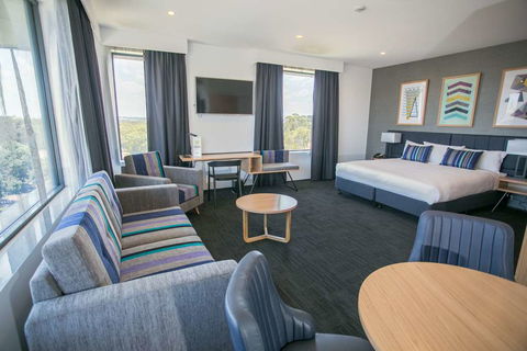 Alpha Hotel Eastern Creek - Kawana Tourism 13