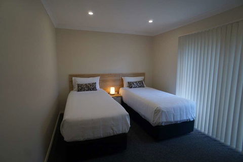 Zig Zag Motel - Kawana Tourism 11