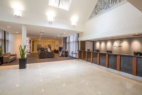Holiday Inn Potts Point - Kawana Tourism 3