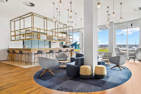 Hilton Garden Inn Albany - Kawana Tourism 3