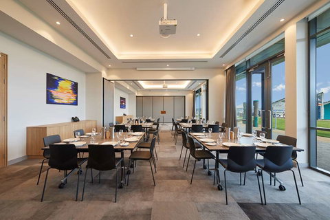 Hilton Garden Inn Albany - Kawana Tourism 10