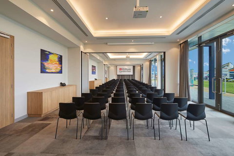 Hilton Garden Inn Albany - Kawana Tourism 13