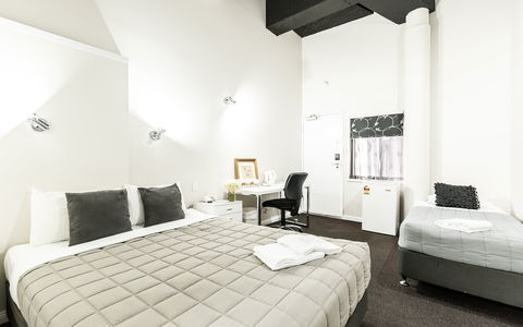 Airport Hotel Sydney - Kawana Tourism 5