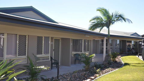 Port Denison Motor Inn - Kawana Tourism 3