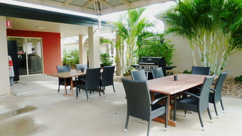 Port Denison Motor Inn - Kawana Tourism 4