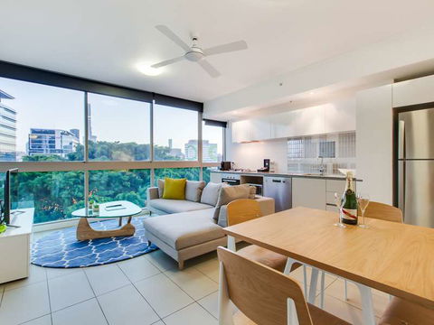 Alpha Mosaic Hotel - Kawana Tourism 15