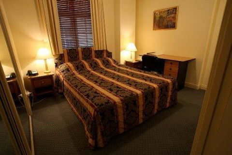 ULTIQA Rothbury Hotel - Kawana Tourism 4