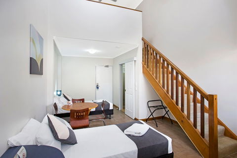 Econo Lodge City Palms Brisbane - Kawana Tourism 3