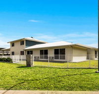 Econo Lodge Beachside - Kawana Tourism