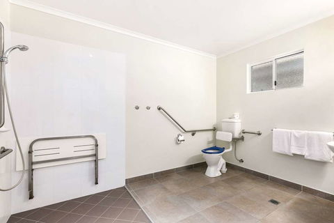 Econo Lodge Beachside - Kawana Tourism 17