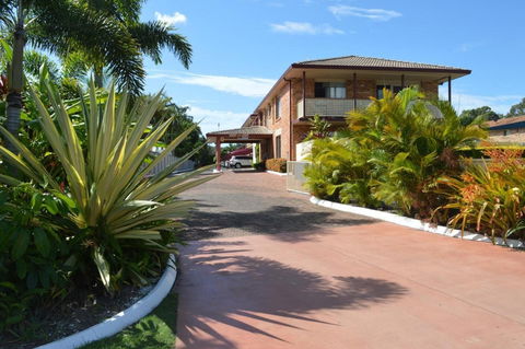 Kennedy Drive Motel - Kawana Tourism 0