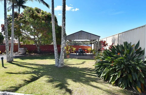 Kennedy Drive Motel - Kawana Tourism 2