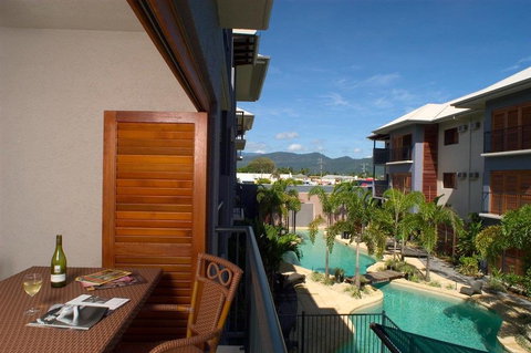 Southern Cross Atrium Apartments - Kawana Tourism 1