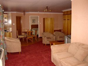 McNevins Warwick Motel - Kawana Tourism 2