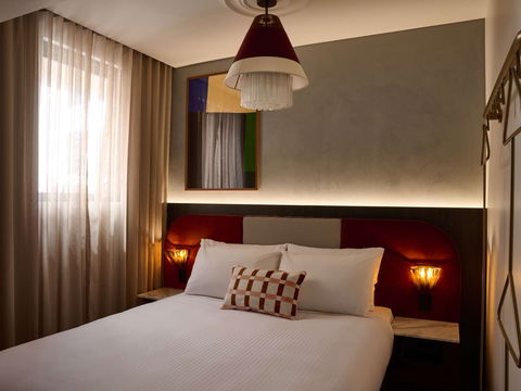 Hotel Morris Sydney - Kawana Tourism 0