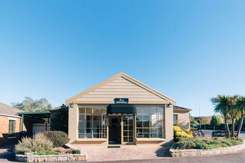 Country Club Villas - Kawana Tourism 1