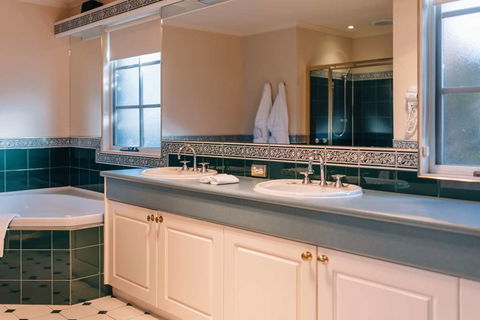 Country Club Villas - Kawana Tourism 2